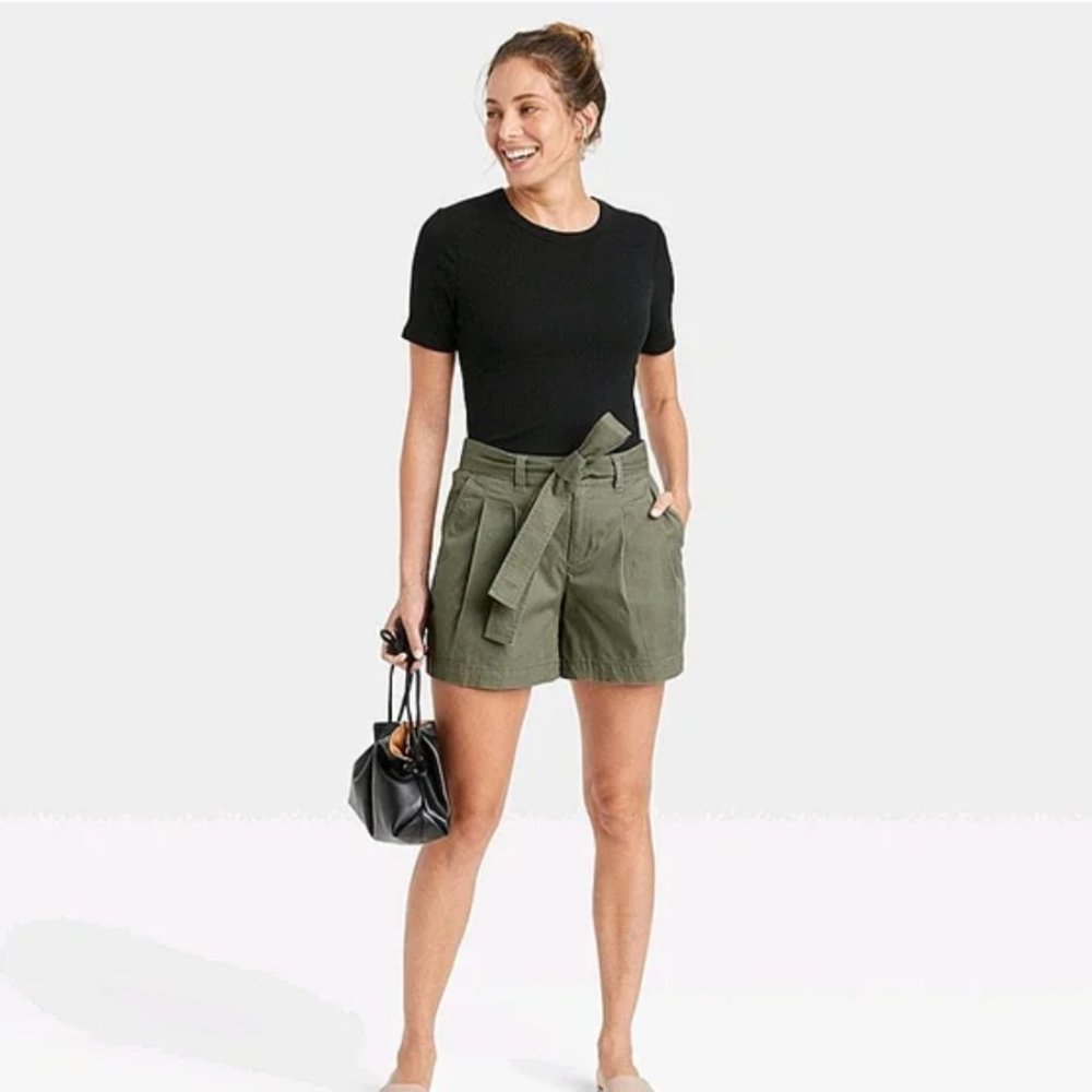 A new day high rise pleat front belted shorts size 6